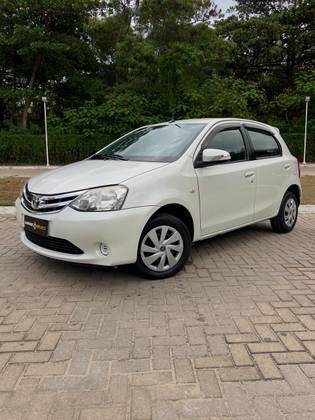 TOYOTA ETIOS 1.5 XS 16V FLEX 4P MANUAL TOYOTA ETIOS 1.5 XS 16V FLEX 4P MANUAL